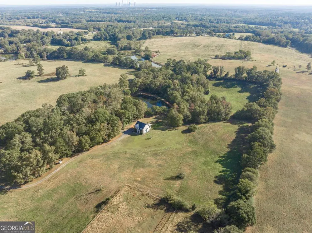 1550 Charlie Benson RD Forsyth, GA 31029