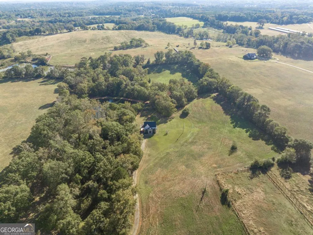 1550 Charlie Benson RD Forsyth, GA 31029