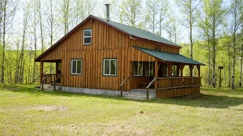 240 Old Railroad Road Oroville, WA 98844