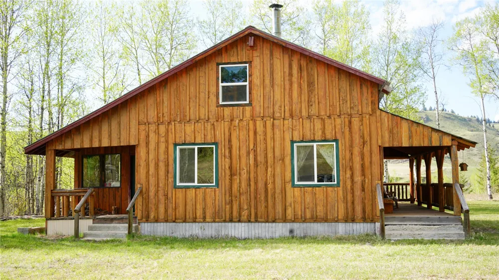 240 Old Railroad Road Oroville, WA 98844