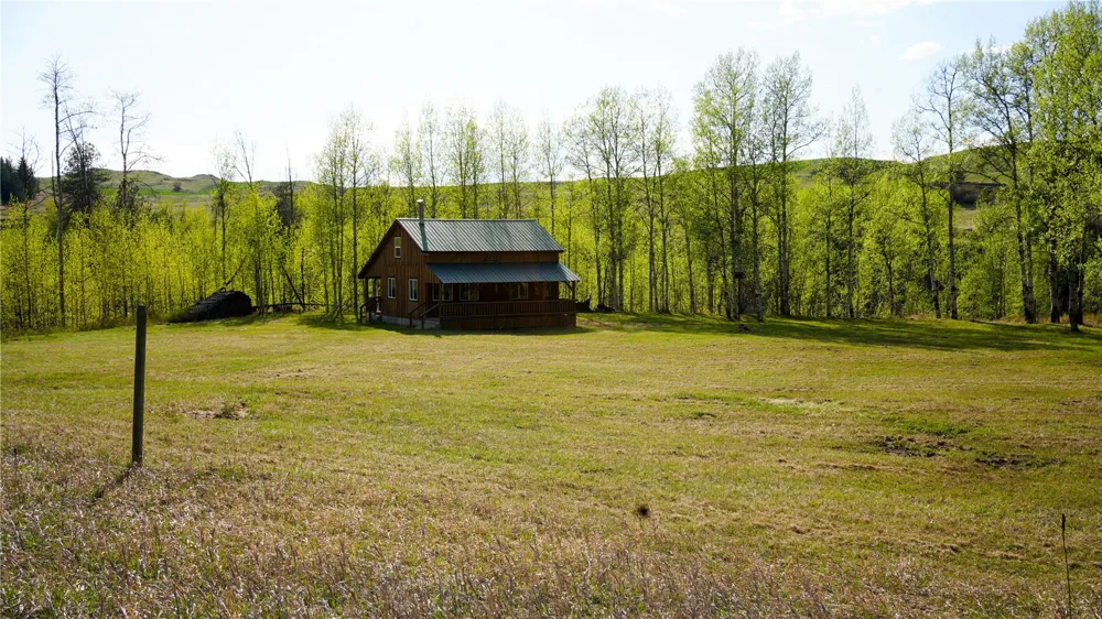 240 Old Railroad Road Oroville, WA 98844