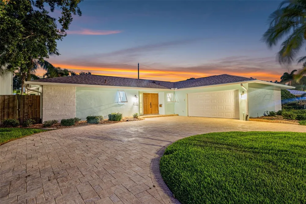 1022 EDEN ISLE DRIVE NE St Petersburg, FL 33704