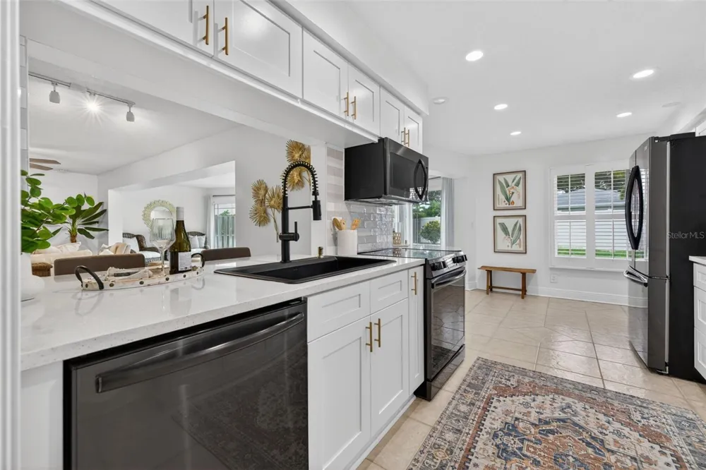 1022 EDEN ISLE DRIVE NE St Petersburg, FL 33704