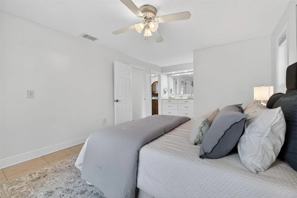1022 EDEN ISLE DRIVE NE St Petersburg, FL 33704