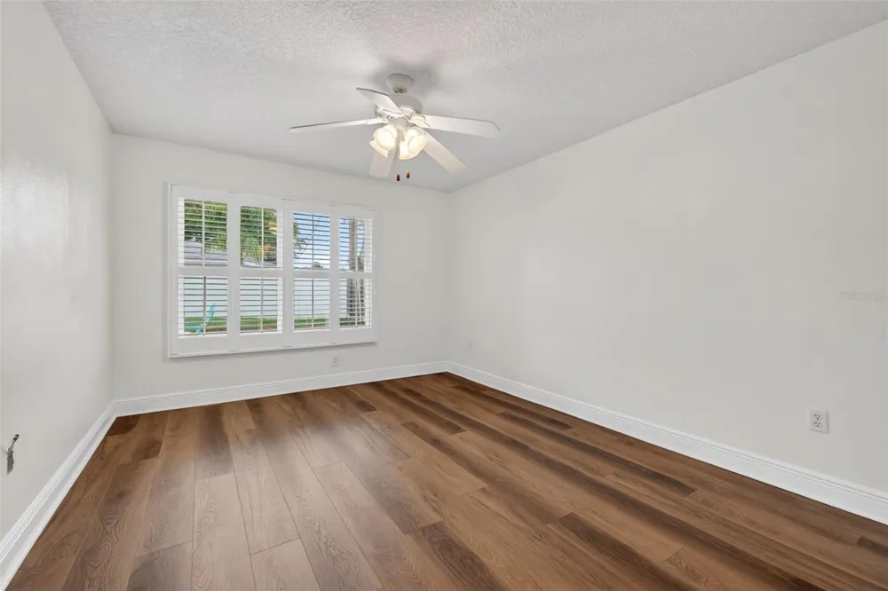 1022 EDEN ISLE DRIVE NE St Petersburg, FL 33704