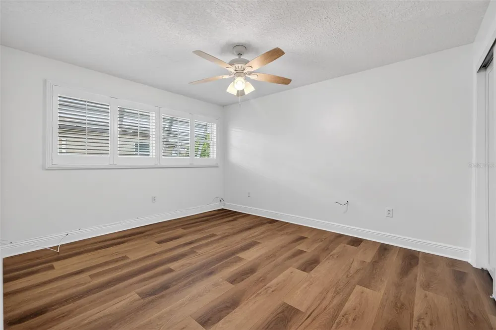 1022 EDEN ISLE DRIVE NE St Petersburg, FL 33704