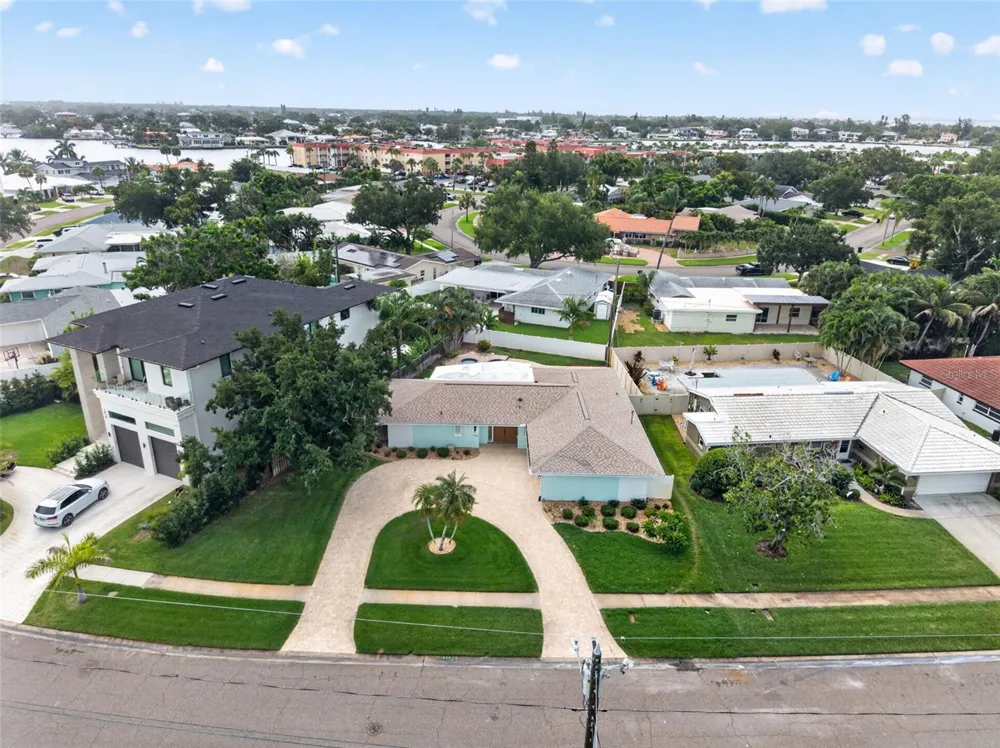 1022 EDEN ISLE DRIVE NE St Petersburg, FL 33704