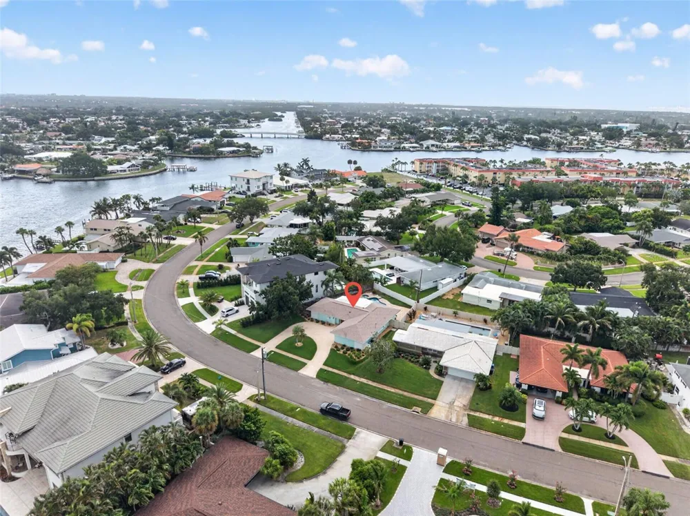 1022 EDEN ISLE DRIVE NE St Petersburg, FL 33704