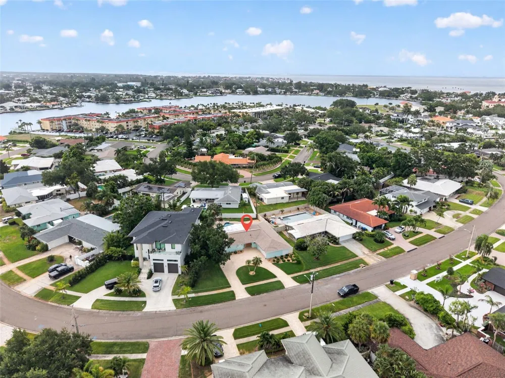 1022 EDEN ISLE DRIVE NE St Petersburg, FL 33704