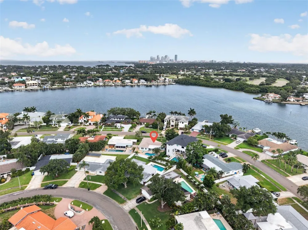 1022 EDEN ISLE DRIVE NE St Petersburg, FL 33704