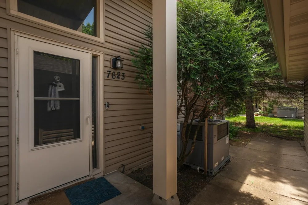 7623 Harold Avenue Golden Valley, MN 55427