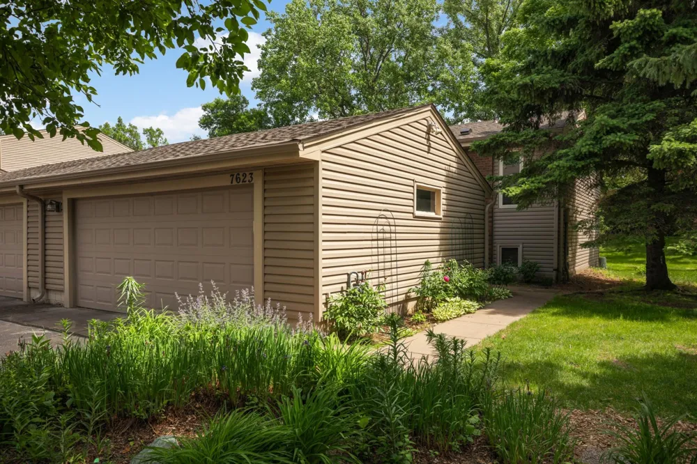 7623 Harold Avenue Golden Valley, MN 55427