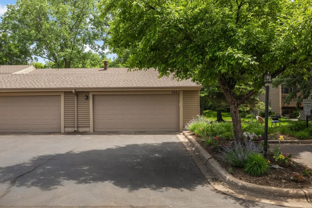 7623 Harold Avenue Golden Valley, MN 55427
