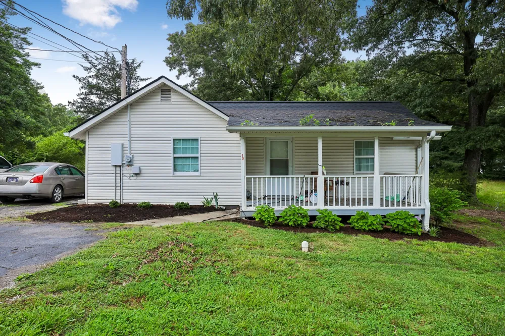 810 W Lincoln St Tullahoma, TN 37388