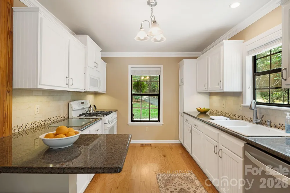 212 Riva Ridge Drive Fairview, NC 28730