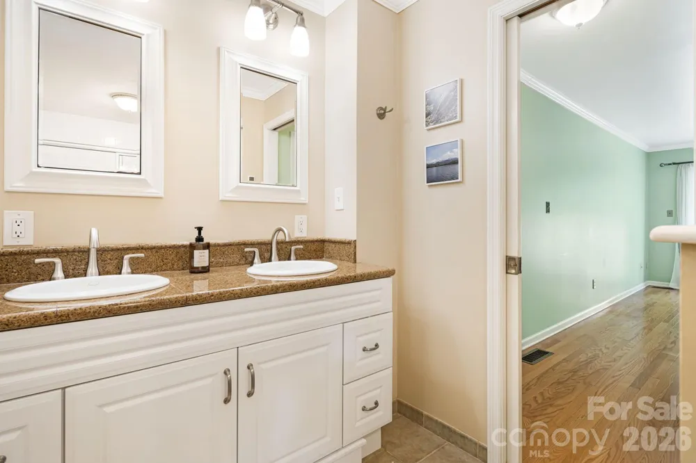 212 Riva Ridge Drive Fairview, NC 28730