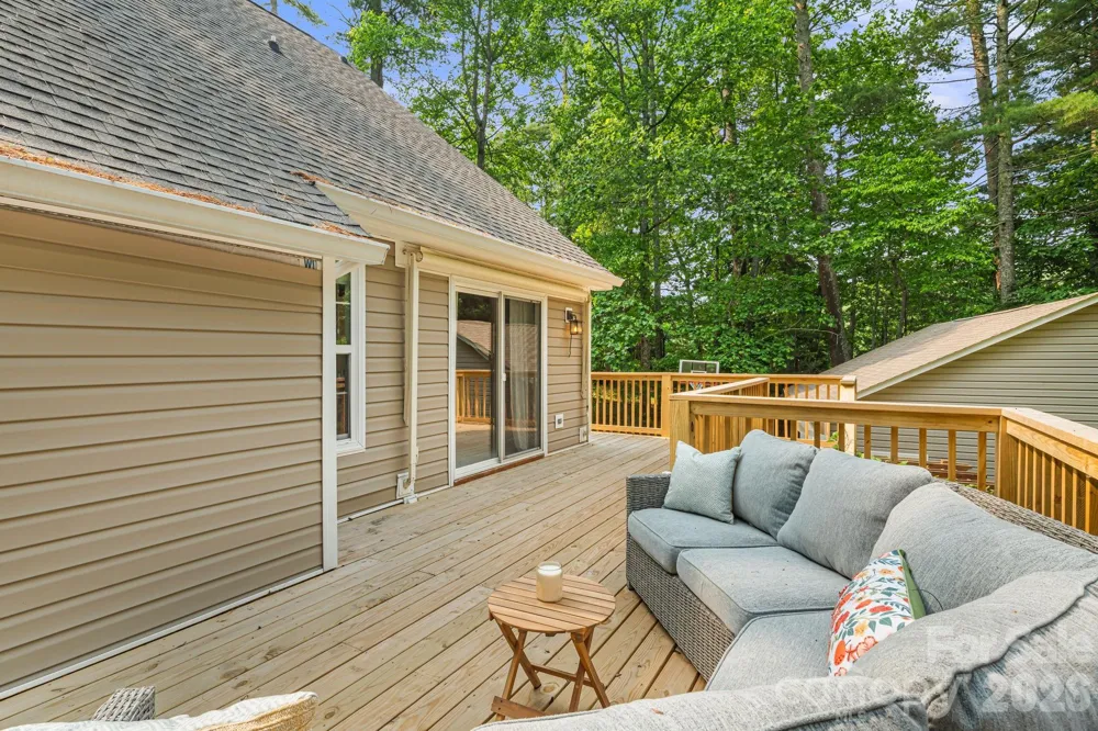 212 Riva Ridge Drive Fairview, NC 28730