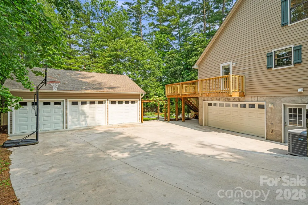 212 Riva Ridge Drive Fairview, NC 28730