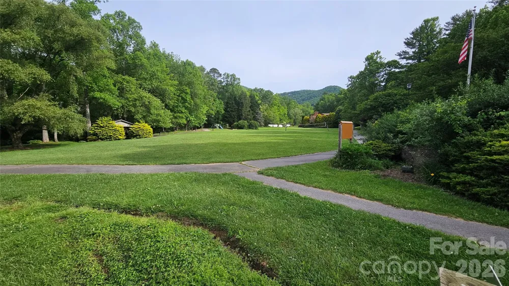 212 Riva Ridge Drive Fairview, NC 28730