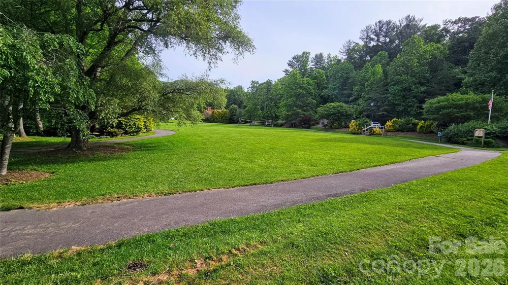 212 Riva Ridge Drive Fairview, NC 28730