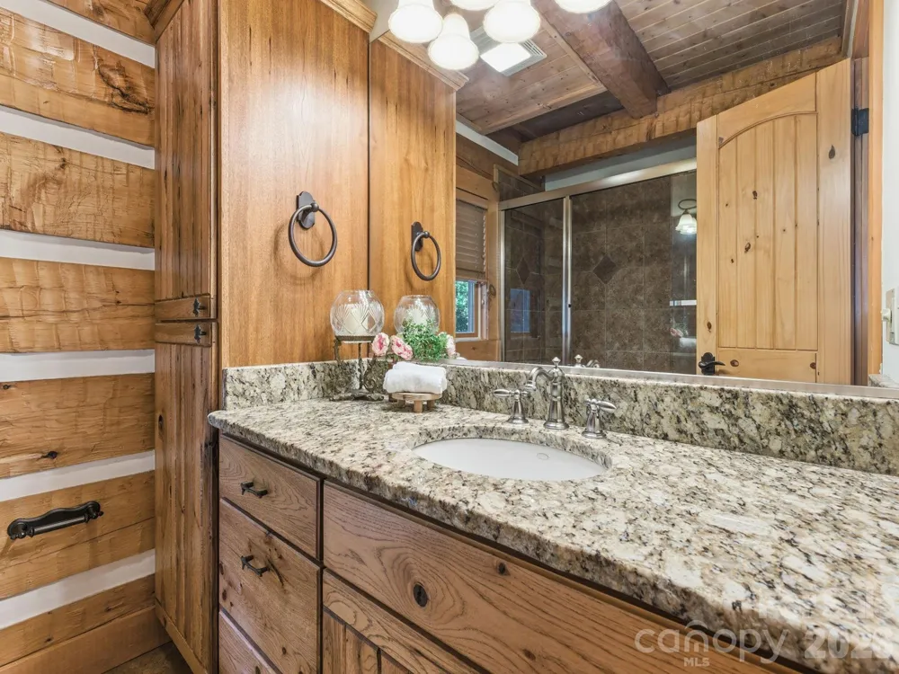 18 Rachels Circle Maggie Valley, NC 28751