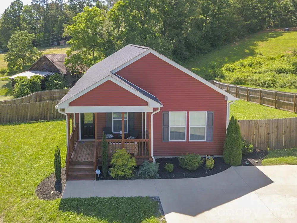 2 Clarks Chapel Extension Weaverville, NC 28787