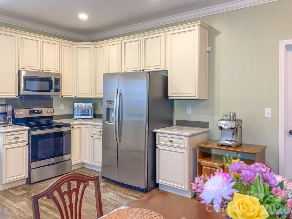 2 Clarks Chapel Extension Weaverville, NC 28787