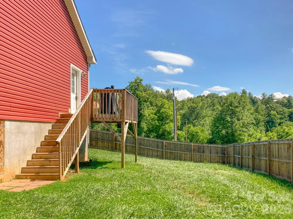2 Clarks Chapel Extension Weaverville, NC 28787