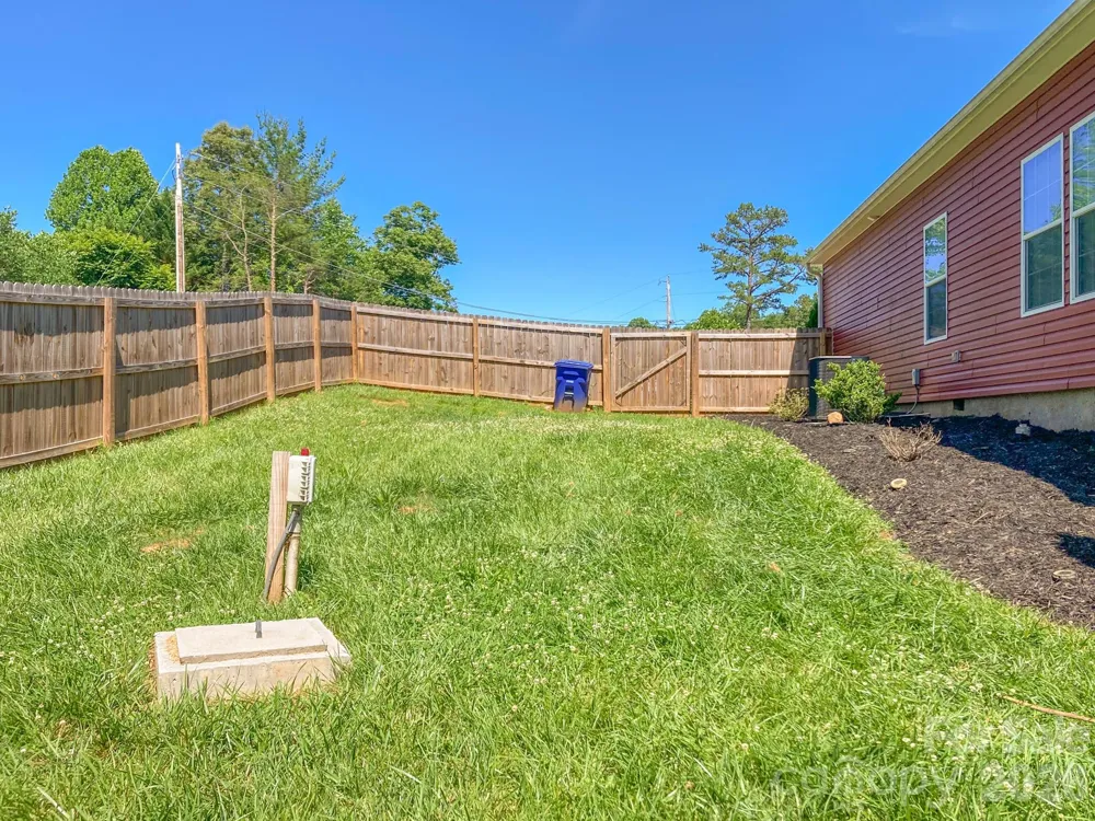 2 Clarks Chapel Extension Weaverville, NC 28787
