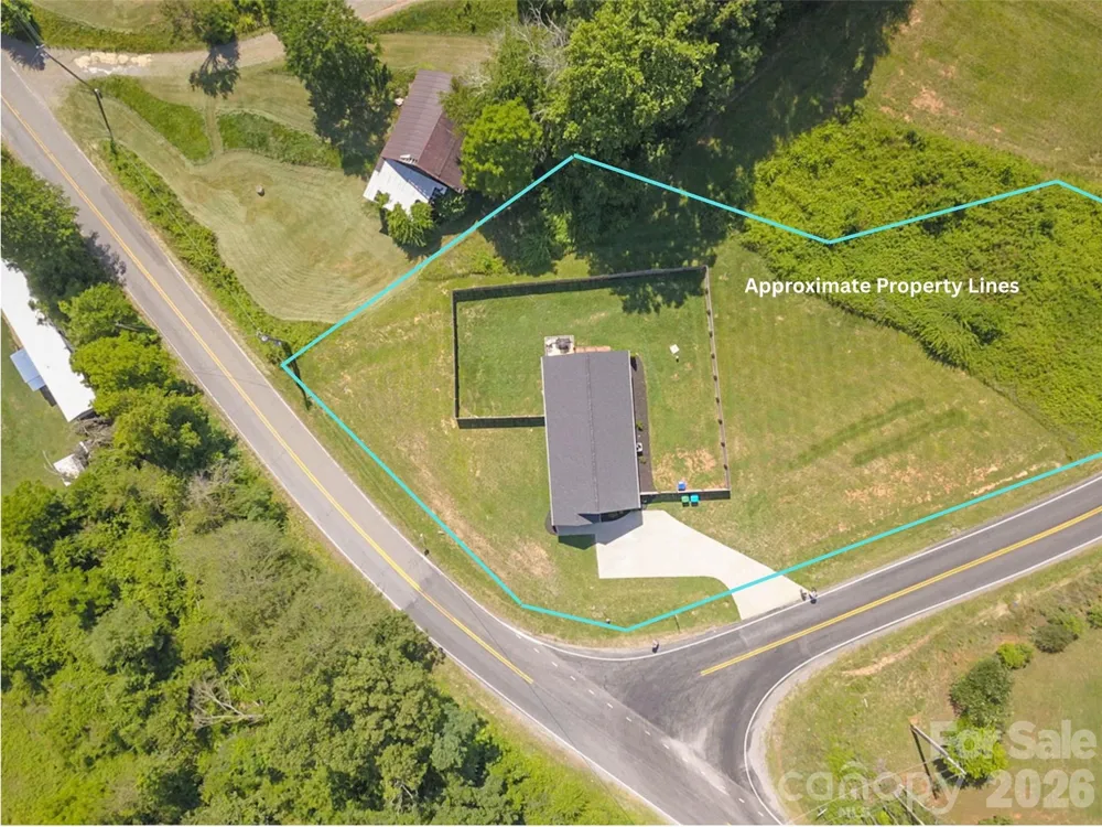2 Clarks Chapel Extension Weaverville, NC 28787