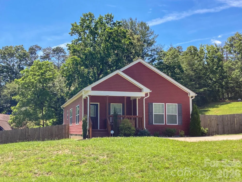 2 Clarks Chapel Extension Weaverville, NC 28787