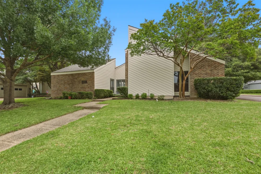 16902 Davenport Court Dallas, TX 75248