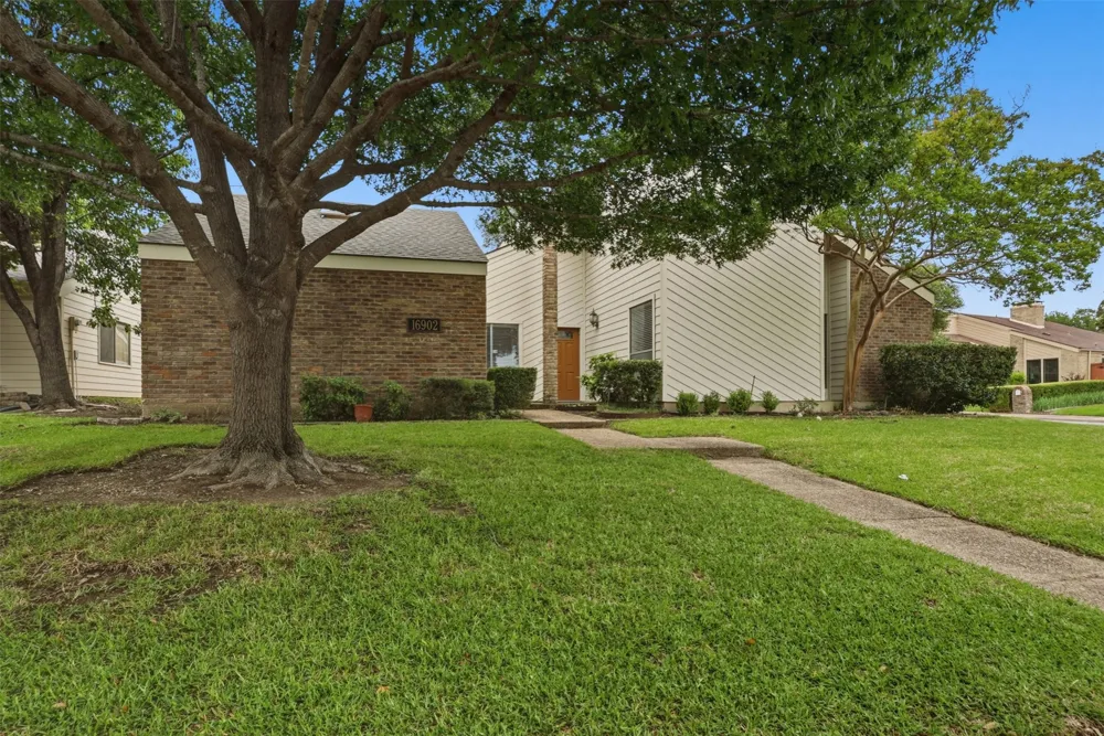 16902 Davenport Court Dallas, TX 75248