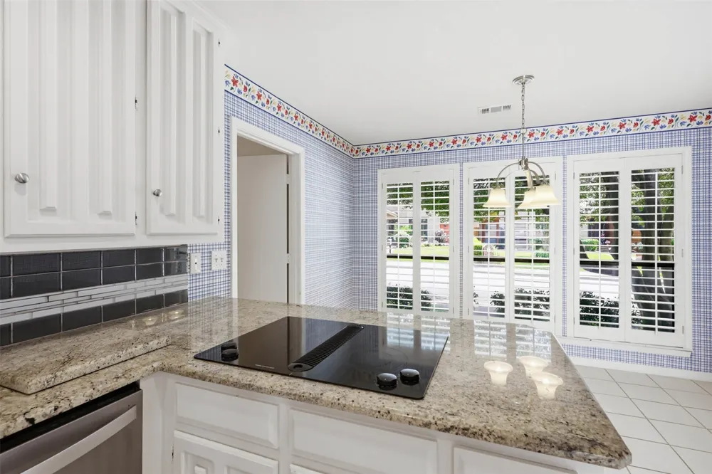 16902 Davenport Court Dallas, TX 75248