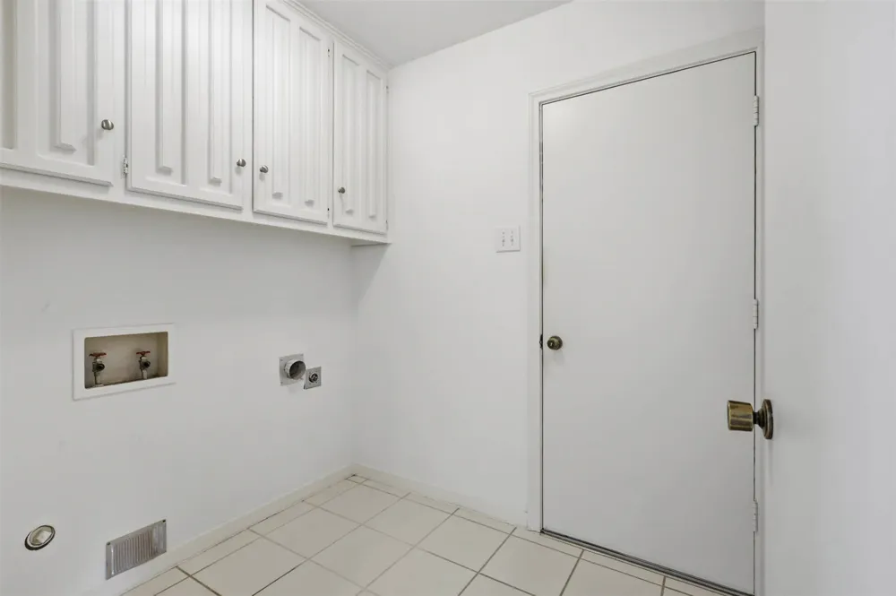 16902 Davenport Court Dallas, TX 75248