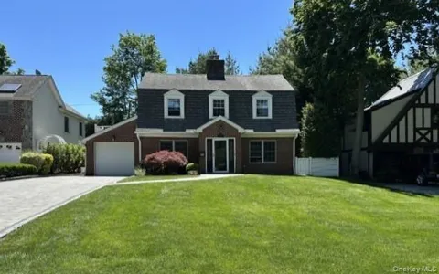 100 Rockywood Road