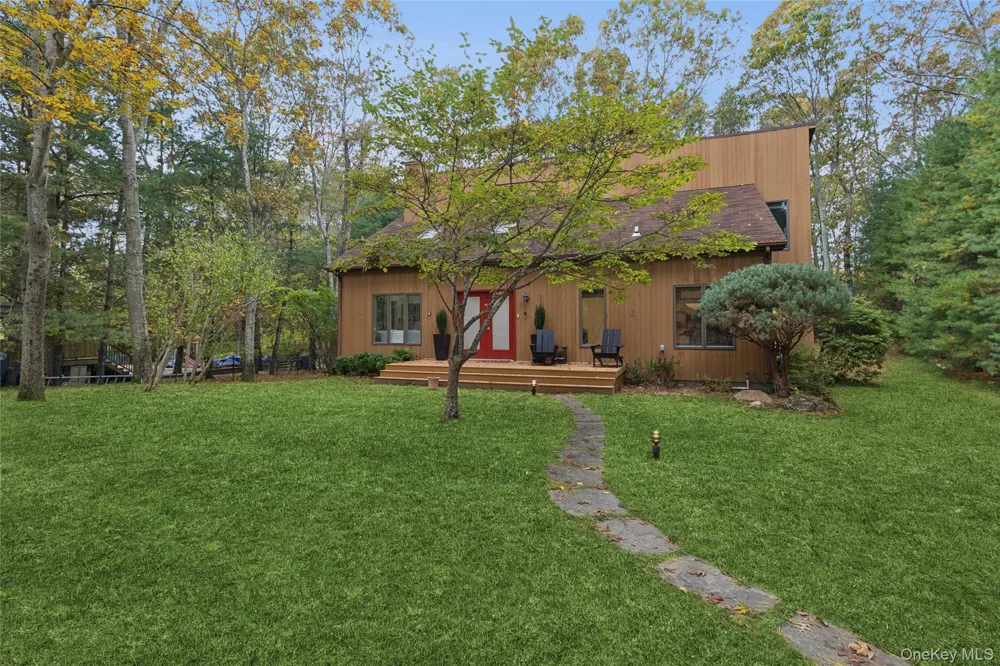 15 Mount Misery Drive Sag Harbor, NY 11963