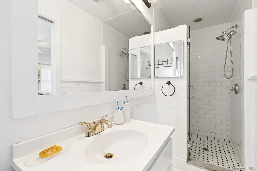 59 Wiltshire Street Southampton, NY 11968