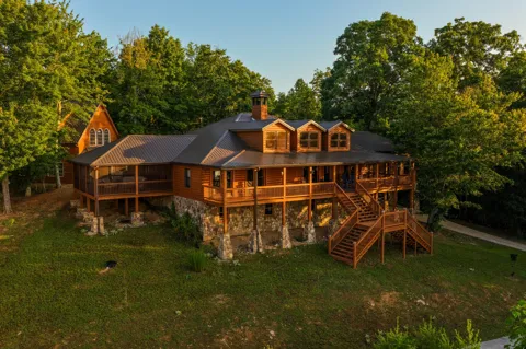 260 Lakeside Lodge Lane