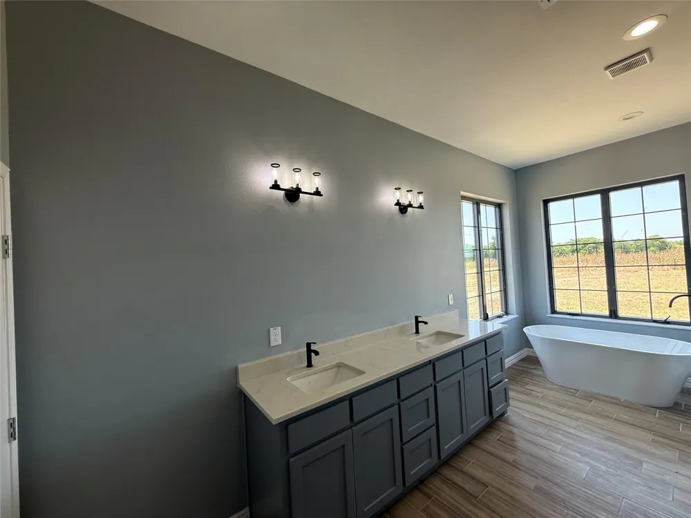 1405 County Road 247 Valley View, TX 76272