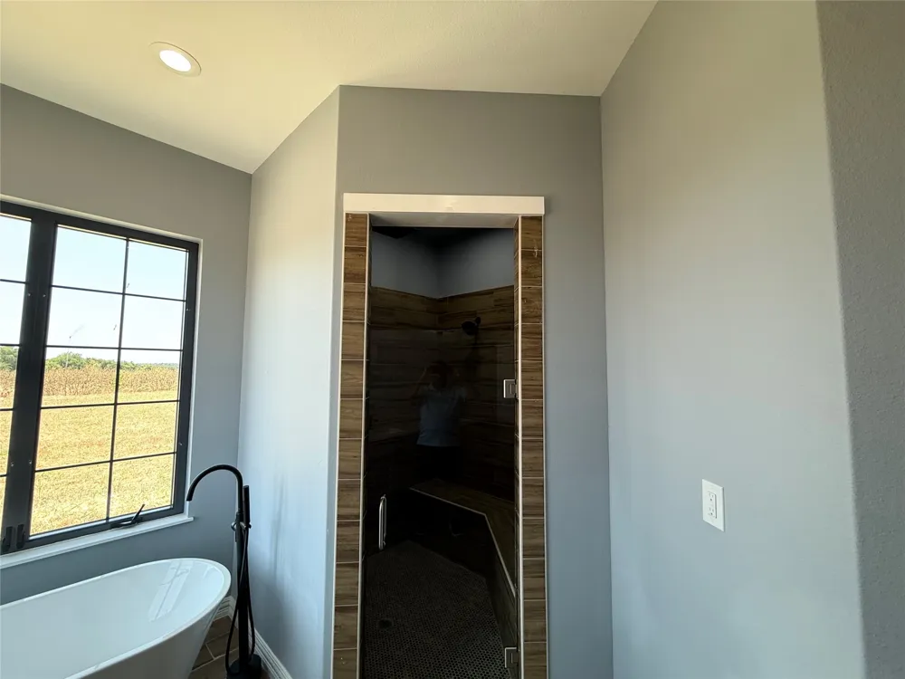 1405 County Road 247 Valley View, TX 76272