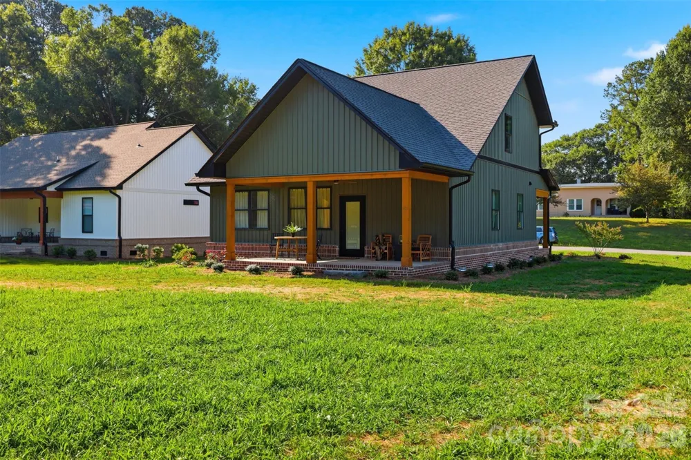 75 2nd Avenue SE Taylorsville, NC 28681