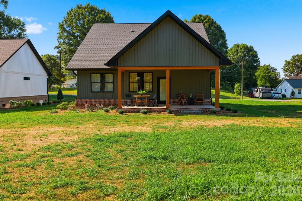 75 2nd Avenue SE Taylorsville, NC 28681