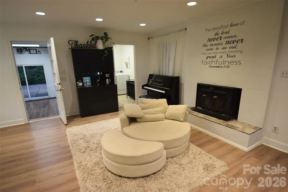 8202 Lawyers Road Mint Hill, NC 28227