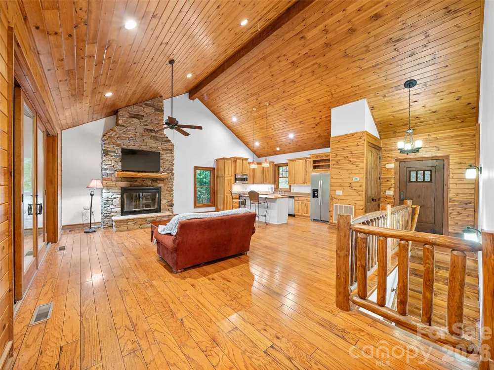 47 Falls Crossing Road Burnsville, NC 28714