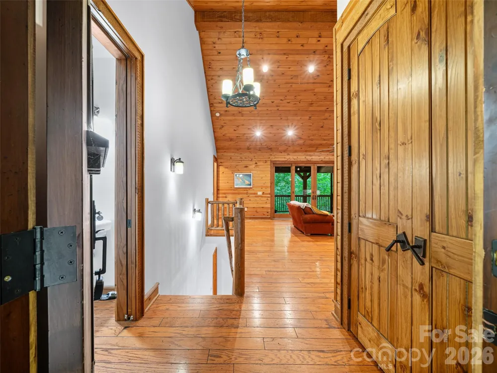 47 Falls Crossing Road Burnsville, NC 28714