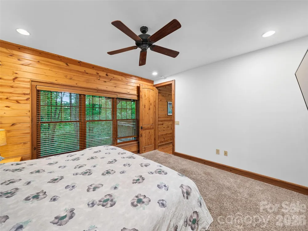 47 Falls Crossing Road Burnsville, NC 28714