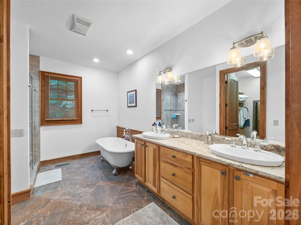 47 Falls Crossing Road Burnsville, NC 28714