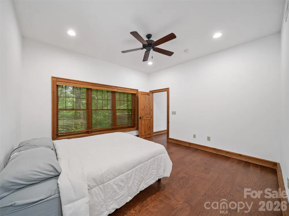 47 Falls Crossing Road Burnsville, NC 28714