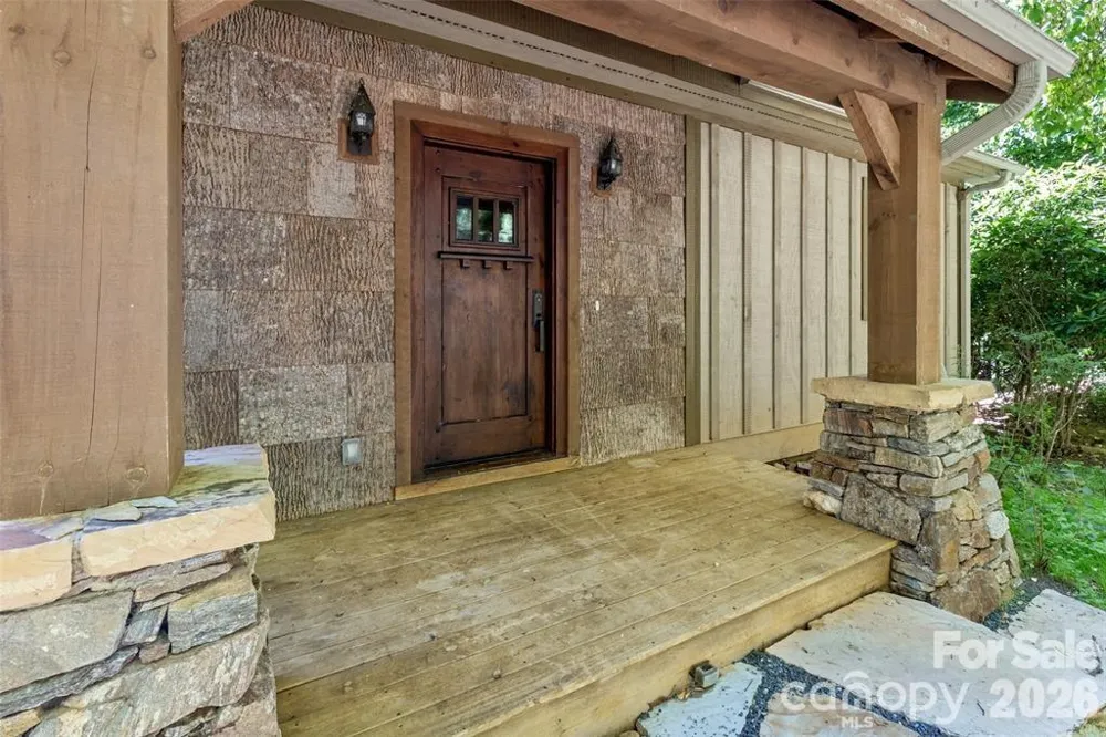 47 Falls Crossing Road Burnsville, NC 28714